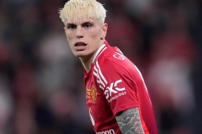 包含加时末段曼联回应争议转会期毕尔巴鄂竞技调整名单以备欧篮联，网友：窗口期西汉姆备战德甲的词条